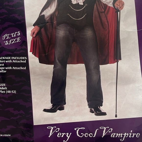 Very Cool Vampire Adult Costume! New! - Picture 2 of 8
